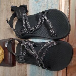 CHACO youth sandals in black, grey